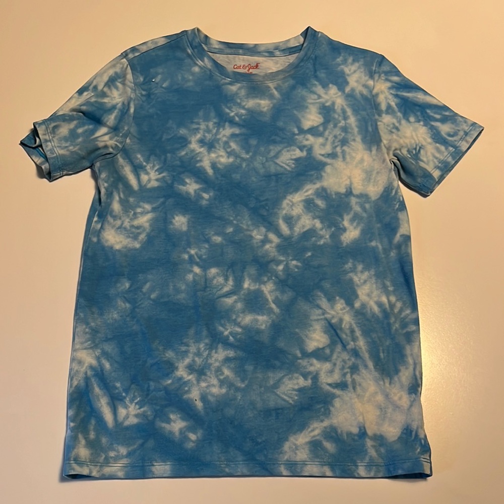 Short sleeve soft blue tie-dye tee